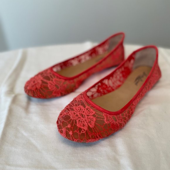 Flats - Picture 1 of 5